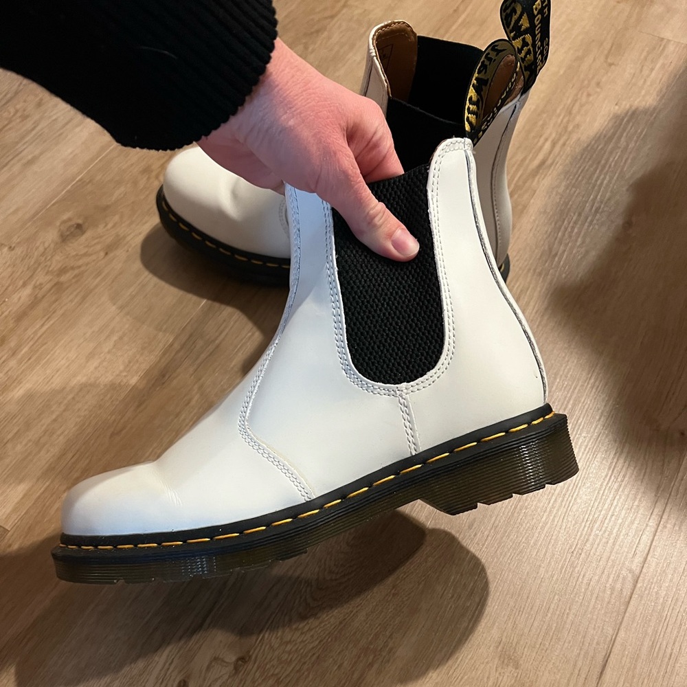 White dr martens